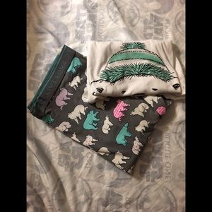 Aeropostale polar bear set